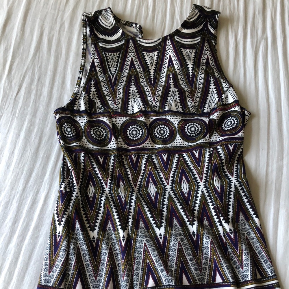 Backless patterned dress